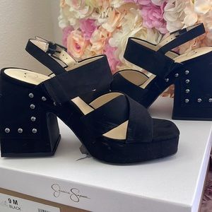 Gently Used Jessica Simpson Nelleine Sandal in Black.